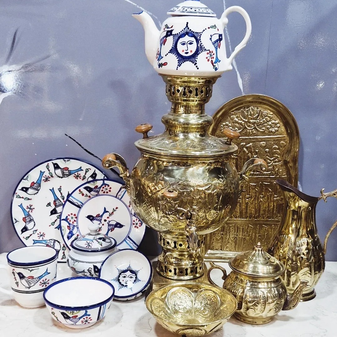 سماور ذغالی و ست سنتی