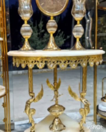میز کنار سالنی
